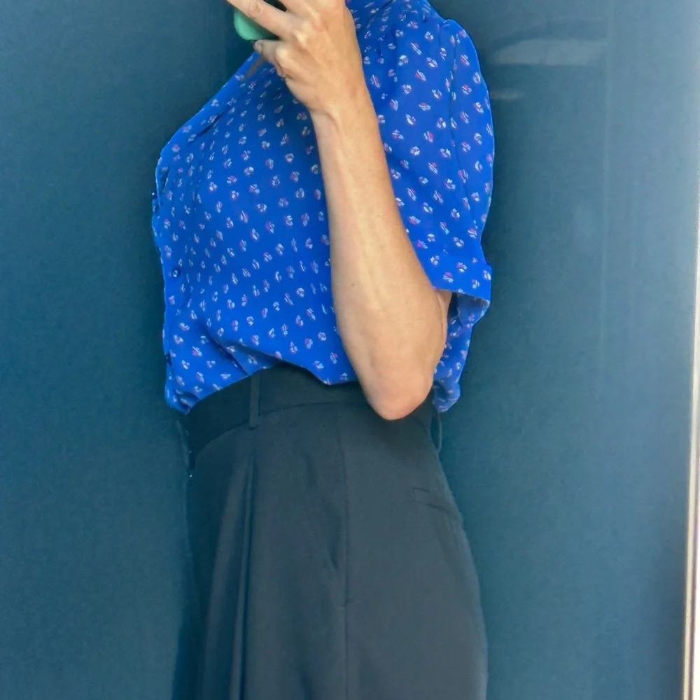 Vintage Office-wear 80’s Eber Etc. Blue Abstract Floral Button Blouse - Picture 4 of 14
